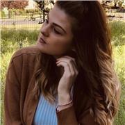 Étudiante en master pour devenir professeure de français